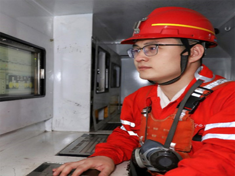 某煤礦控制中心 - 艾德截齒F3工況萬噸采煤只消耗一把